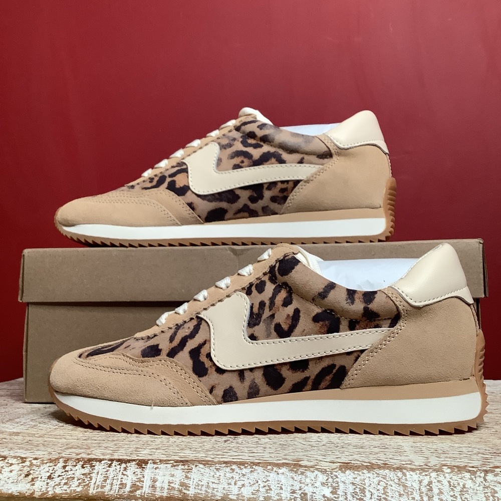 DOLCE VITA (NWT) 7.5 Lt Leopard Suede Sneakers Lace Up Round Toe Stella Footbed